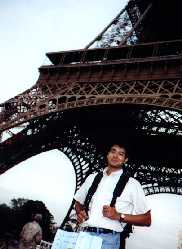 Below the Tour Eiffel