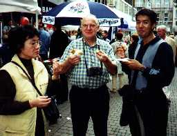 Enjoying genuine bratwurst
