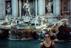 Suhad at the Trevi fountain